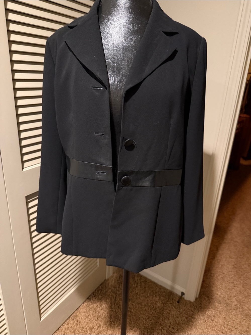 Le Suit Black Women's Tailored Blazer with Waist Detail
